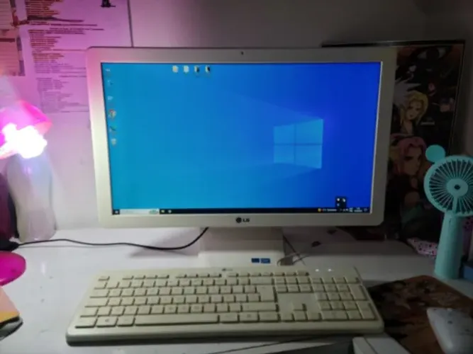 PC All In One  marca LG - Branco