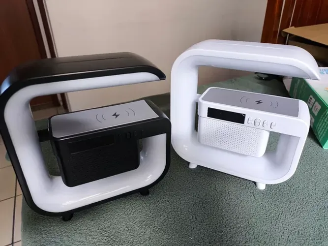 Mini luminária com carregador por indução