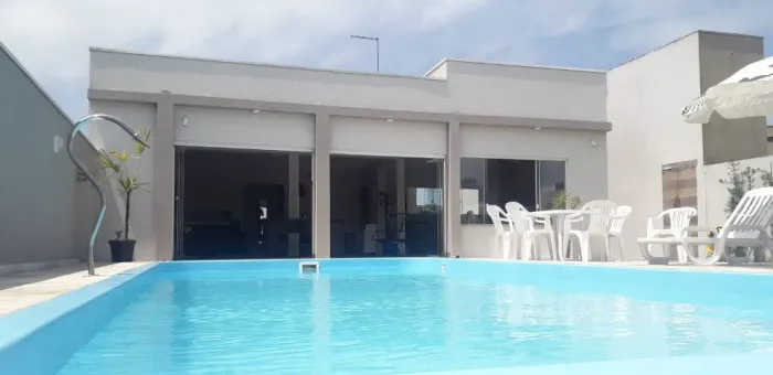 CASA A 250M DA PRAIA COM PISCINA EM COROADOS - GUARATUBA - PR