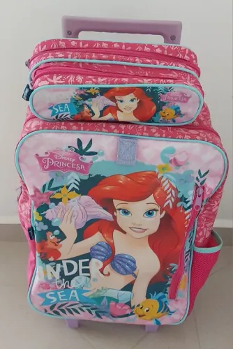 Mochila infantil com rodinha + estojo A Pequena Sereia, Dermiwil, tam. G. Excelente estado