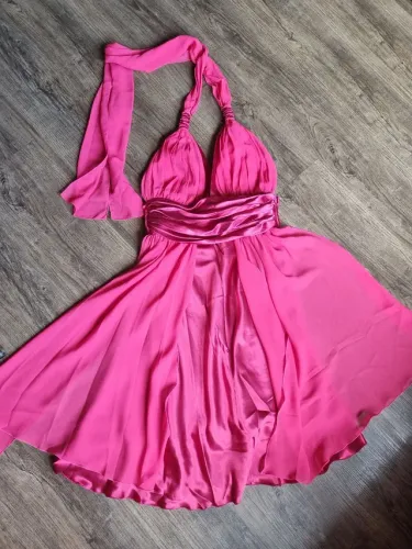 Vestido estilo Barbie moderno e leve