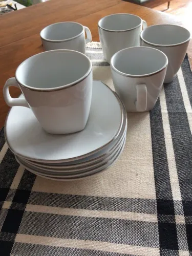 Jogo de café da manhã Vista Alegre e Royal Porcelain