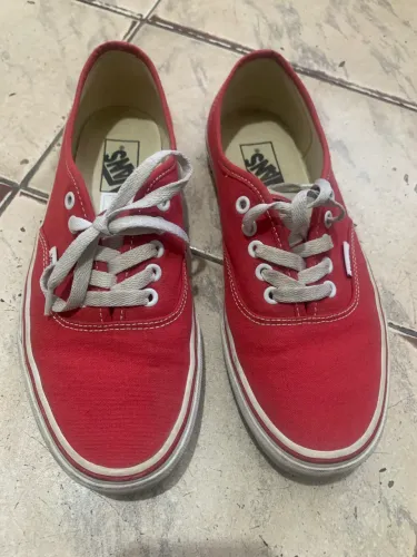 Tênis vans vermelho perfil baixo 