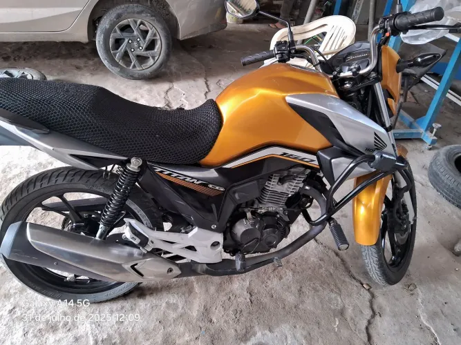 CG TITAN 160 2022 com revisão de garantias 