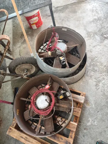 Exaustor R$: 250 cada pra vender logo.. 3  unidades