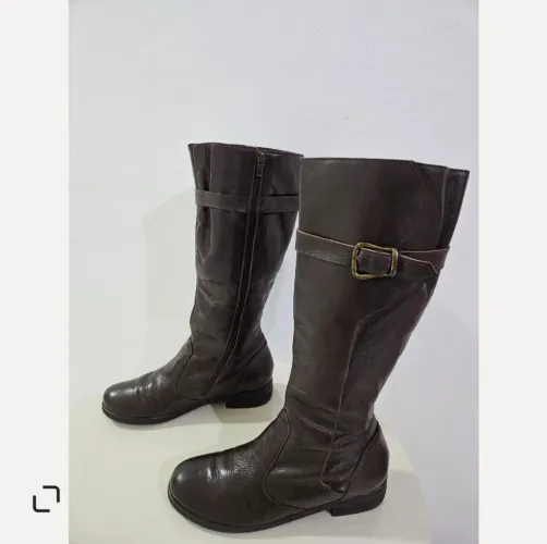 Bota prego de couro legítimo marrom N 36 serve 37 perfeita 