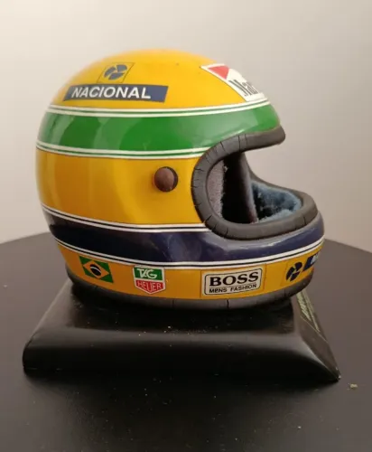 Miniatura de Capacete Ayrton Senna - Edição Colecionador