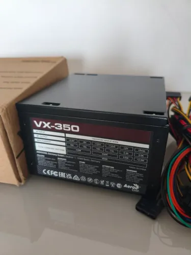 Fonte gamer VX 350 Aerocool bivolt silenciosa