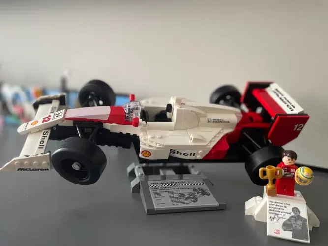 Lego Mc Laren MP4/4 Ayrton Senna 693 Peças LACRADA
