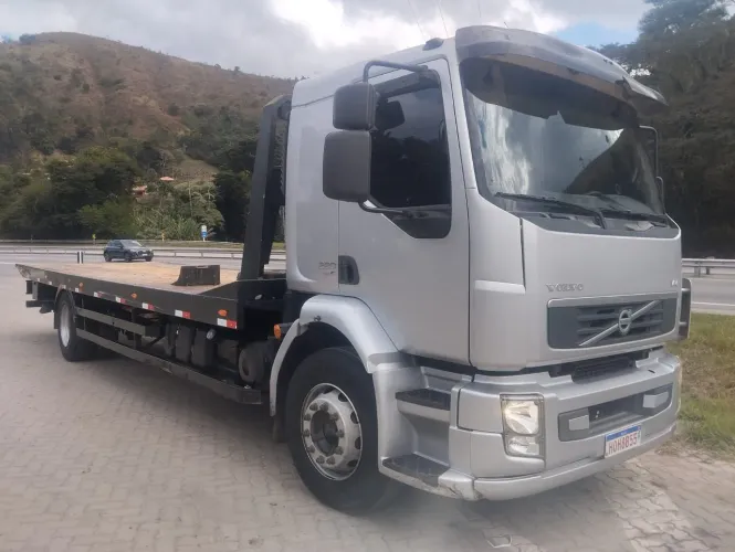 Volvo VM 220 ano:2013