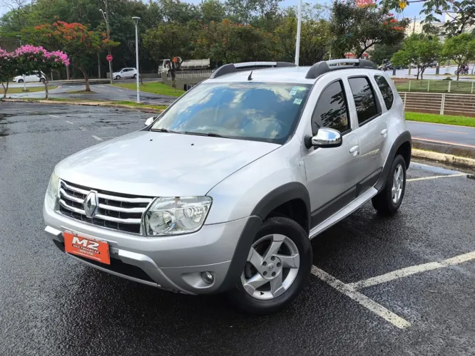 Renault Duster Dynamique 2.0 Hi-flex 16V Aut. 2013