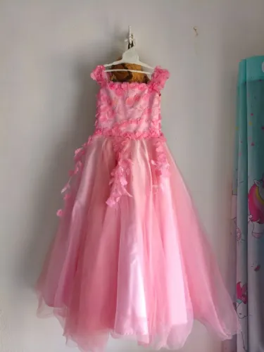 Vestido de princesa em perfeito estado