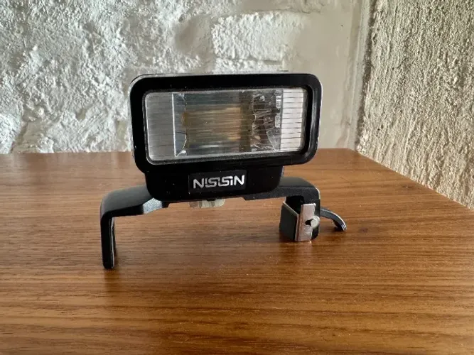 Flash Nissin para Polaroid