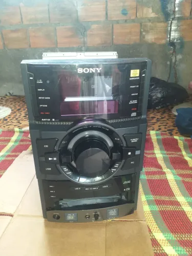 Gabinete em bom estado do som Sony gtr33