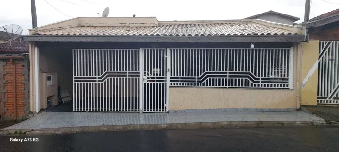 VENDE- SE ESTA CASA
