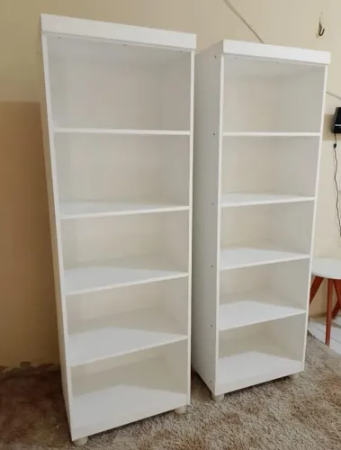 Estantes Brancas - Organização e Design Moderno