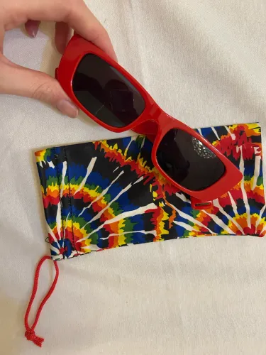 Óculos de Sol Vermelho!