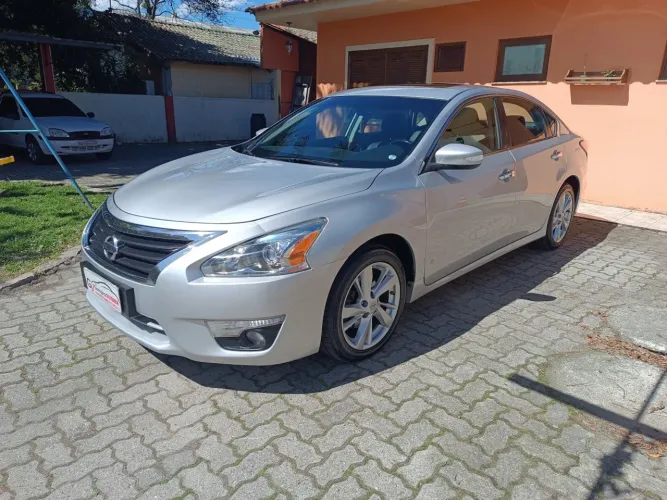 Nissan Altima SL 2.5 2014 Automático Top de Linha Aceito troca e Financio 