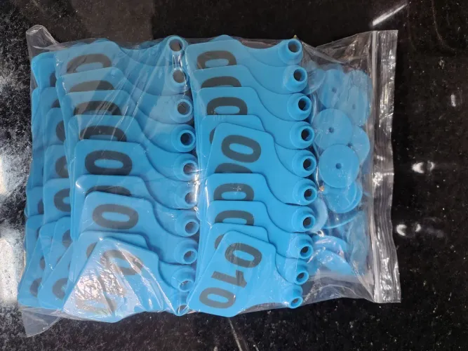 Brinco de boi de plástico azul numerados do 01 ao 100