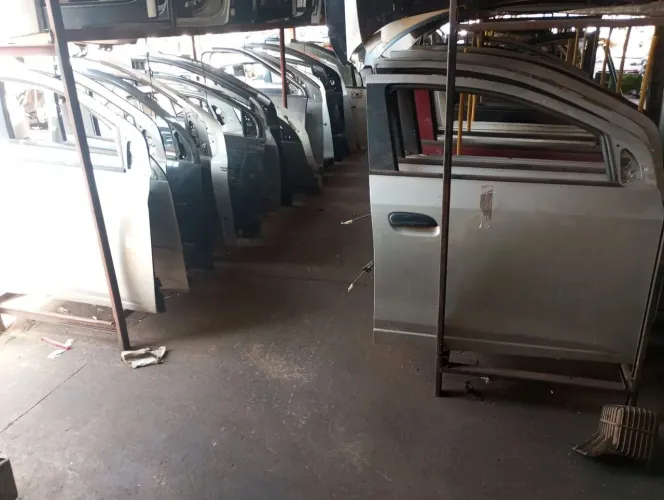 Portas De Diferentes Carros Usadas Originais 
