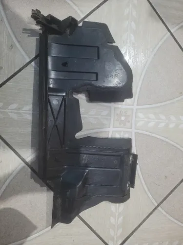 Defletor de Ar Direito do Radiador Renault Fluence 2011 a 2018 214943700R
