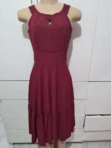 Vestido de festa marsala