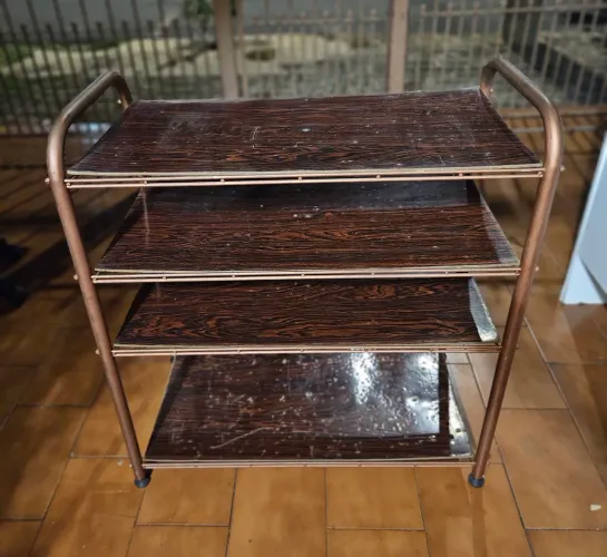 Estante/Carrinho com 4 prateleiras