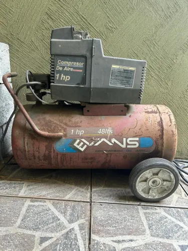 Compressor de ar portátil Evans Usado