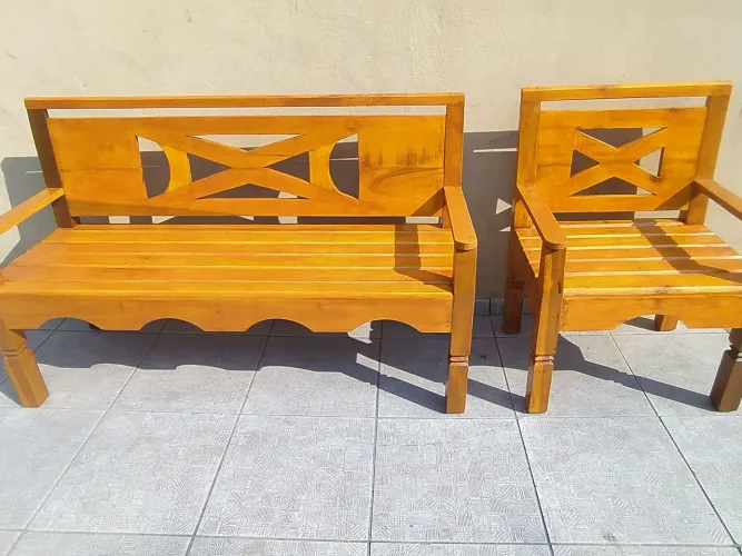 Conjunto NOVO de Bancos em madeira para jardim!!