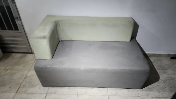 Sofa um módulo usado retirada caieiras