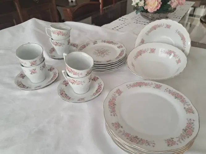 aparelho de jantar e café