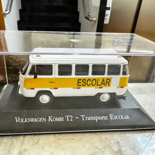 Miniaturas de metal