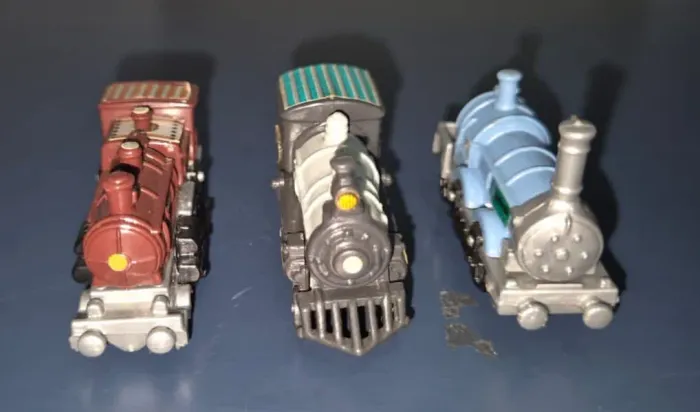 Miniaturas de Trens Kinder Ovo Antigo 