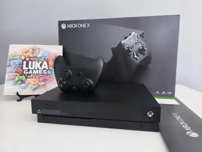 Xbox One X 1 Terabyte ( Digno de Colecionador )