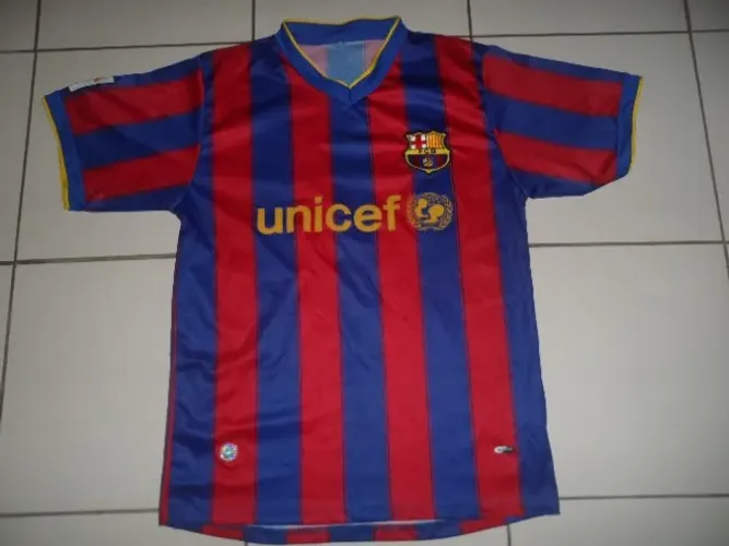 Camisa Barcelona Unicef de torcida tamanho P número 10 Messi