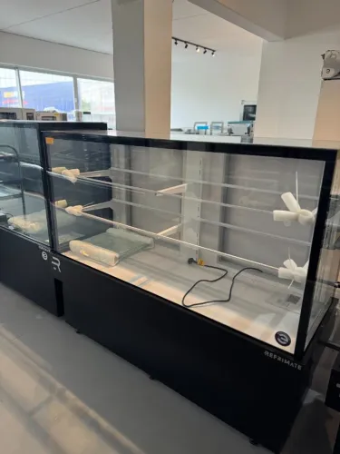 vitrine neutra 1,5 metros a pronta entrega solicite seu orçamento (alef)