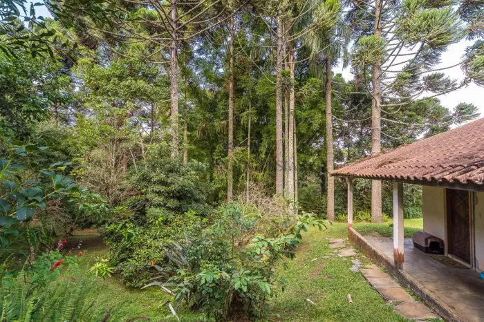 Chácara á venda em Pinhais