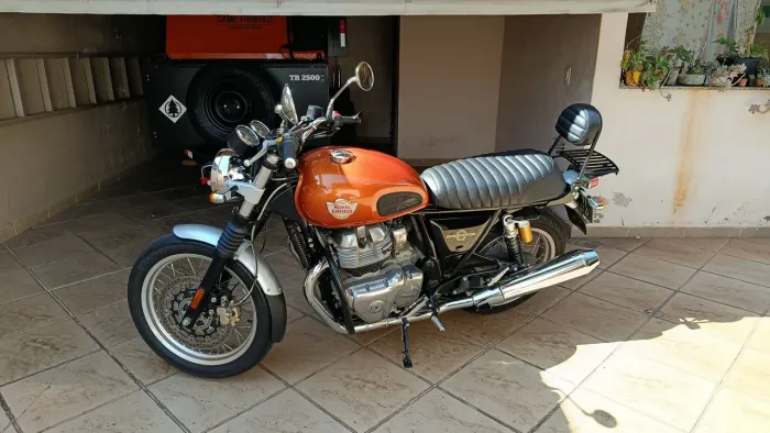 Vende-se interceptor 650 impecável