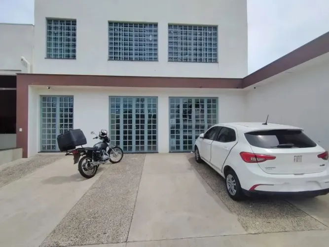 Salão de 426m² à venda ou para alugar no Jardim Monte Castelo  Marília/SP