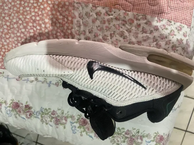Tennis Nike. Air max advantagem 3 usado