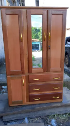 Guarda-Roupa 3 portas de Madeira maciça