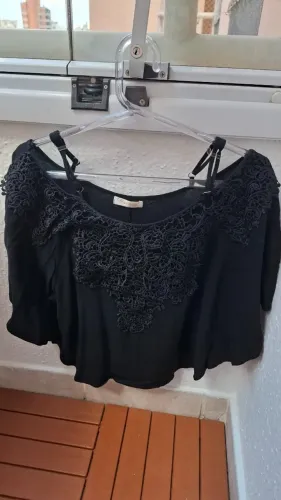 Blusa regata morcego Ciganinha P - Renda Guipir no Decote (Preta)