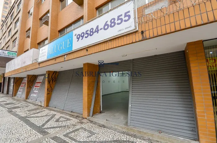 Loja para locação com 140 m² no centro de Curitiba