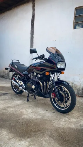 Honda CBX 750F 7 Galo