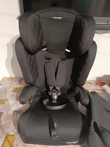 Cadeirinha de segurança infantil Voyage Active Fix