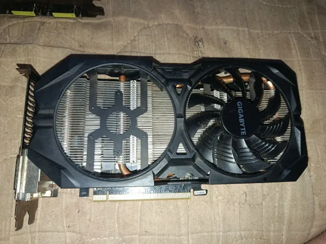 R9 380 4GB GDDR5 Gigabyte (LEIA O ANUNCIO!)