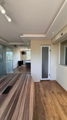 Excelente sala comercial para locação na Rua Silva Jardim