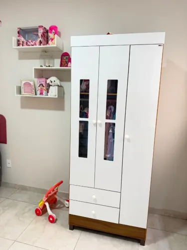 Guarda roupa e cômoda infantil