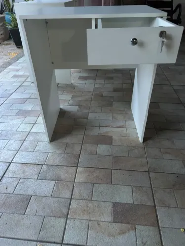 MESA ESCRIVANINHA BRANCA MDF COM CHAVE