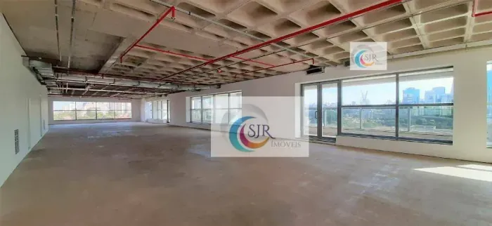 Conjunto Comercial de 654m² com 12 vagas de garagem em prédio Triple A novo!